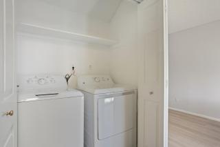 Updated 2BR 2BA with full kitchen - 5
