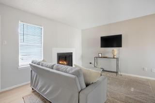 Comfortable 2 bed 2 bath stay - 9