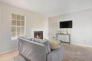 Charming 2 bed 2 bath escape - 6