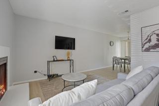 Charming 2 bed 2 bath escape - 8
