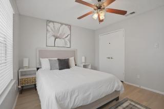 Relaxing 2BR 2BA in great location - 1