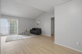 Relaxing 2BR 2BA in great location - 7