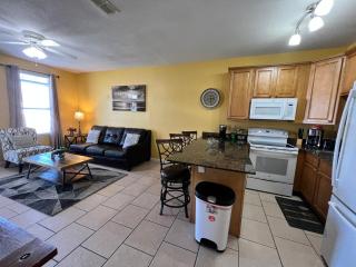 Gorgeous 3 bedroom townhome Walk to the beach - 7