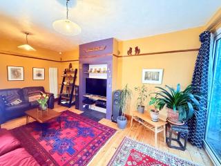 Serene Asian-Inspired Home with Garden & Parking - 1