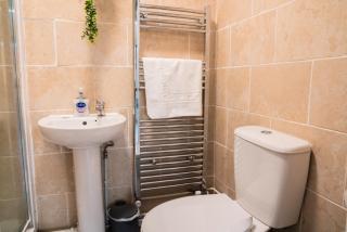 Spacious 4BR Home, Sleeps 7, Parking & WiFi - 6