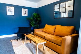 4 BD Sleeps 7 Parking WiFi - 3