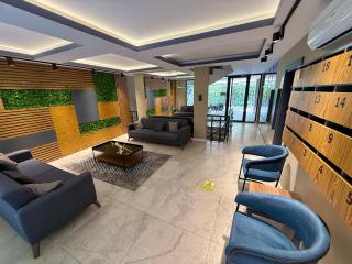 SA Apartments! Luxury 2BD Duplex 200m to the Beach - 2