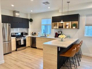 Modern 3Bedroom 3Bath Townhouse - 9