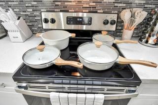 Urban Duplex! Great for groups! 2 sides, 6 rooms - 7