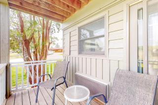 Studio W Patio Close to Lake Fitness room Games - 8
