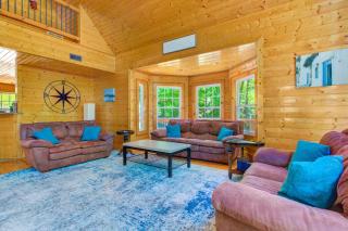 Waterfront Retreat Sleeps 14 Theater Games Grill - 4