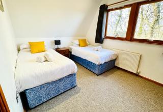 Acorn Lodge for Six with Hot Tub - Devon - 2