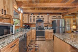 River View Home W Multi-Level Deck Yard Hot Tub - 8
