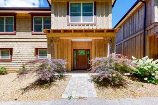 Lakefront Retreat Sleeps 6 Fireplace Boat Slip - 5