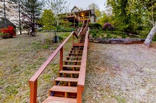 Lakefront Retreat Sleeps 16 Dock Boat Slips Grill - 4