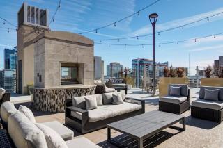 Atlanta Midtown High-Rise Condo With King Bed Free Parking and Balcony With View - 1