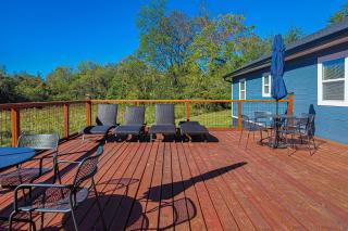 Cozy Home Sleeps 6 Hot Tub Fire Pit Free Ticket - 1