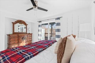 Lakefront Cabin W Private Dock Hot Tub Cigar room - 1