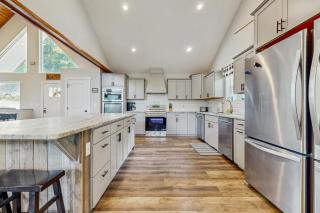 Stunning Lakeview Home Game Room Dock Hot Tub - 3