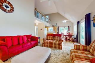 Lake Front Home Sleeps 12 Games Fire Pit Dock - 5