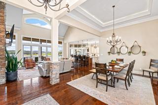 Luxe Lakefront Home Sleeps 14 Dock Amazing Views - 1