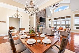 Luxe Lakefront Home Sleeps 14 Dock Amazing Views - 5