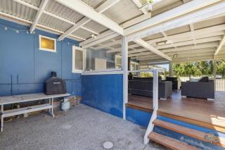 Barefoot on O'Neil - 8