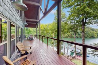 Lakefront Escape Sleeps 10 Private Dock Hot Tub - 0