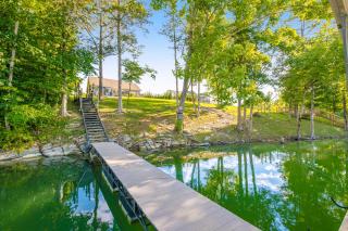Cozy Lakefront Home Sleep 12 Private Dock Hot Tub - 0