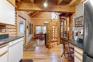 Dog Welcome Lakefront Cabin Sleep 13 Fire Pit Private Dock - 2