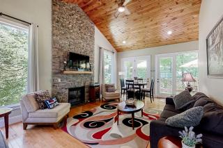 Charming Lakefront Home Sleep 12 Dock Boat Launch - 4