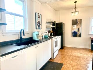 VIP YXE University Character Home - 9