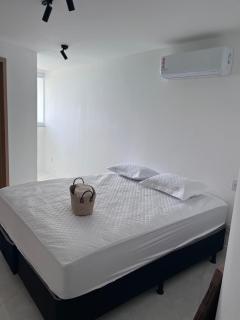 Vista na Praia do Morro! Frente Mar & Suíte com Ar - 2