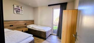 XXL Holiday Bungalow de Hazelaar - 4