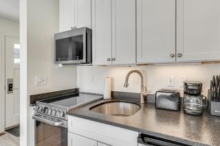 Mtn Views and Resort Perks Cozy Cottage in Thornton - 3