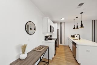 Market View Residence stunning 1bd Apt - 3