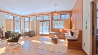 5BR Home Near Boston 4,000 Sq Ft & In-Law Suite - 6