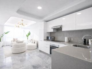 Luxury Apartment 2 bedroom View Tower Residence Guest Friendly 6B - 2