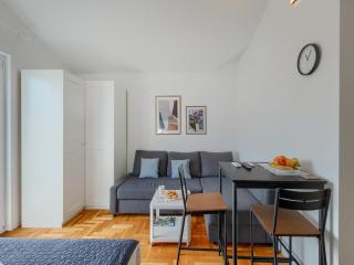 Convenient Studio with Parking Near Beach - 8