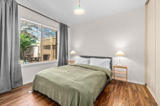 Vintage family entire home 5bed 2bath free parking - 2