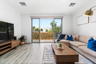 Stylish 3BR Stay Close to Tea Tree Plaza - 9