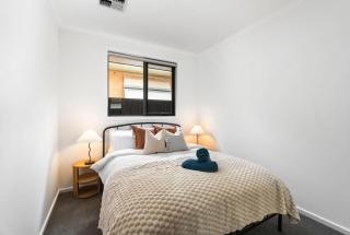 Stylish 3BR Stay Close to Tea Tree Plaza - 2