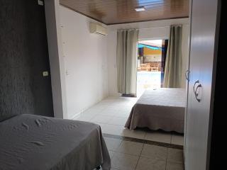 casa de temporada em Caldas Novas Go, com piscina de aquecimento solar com 4 quartos e 3 banheiros , garagem para 5 carros - 1