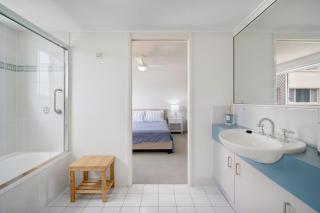 Windbourne unit 4 Golden Beach QLD - 1