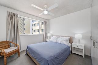 Windbourne unit 4 Golden Beach QLD - 2