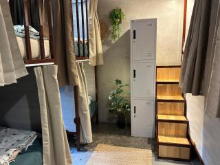 Lesbase Female 8-Bed Room - 1