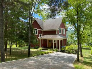 La Chaumiere - Lakefront & Private Beach - 0