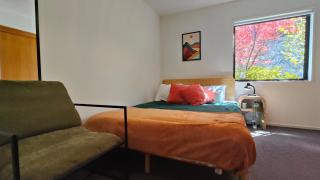 Kōwhai Corner Room at Goldfield Heights - 8