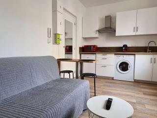 Studio Moderne au Coeur de Reims, Proche Gare - FR-1-870-24 - 0