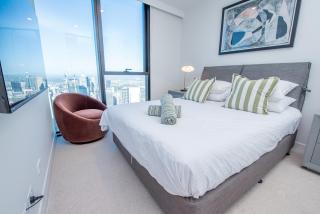 73rd Floor Sky-High Views 1BR Melbourne CBD - 9